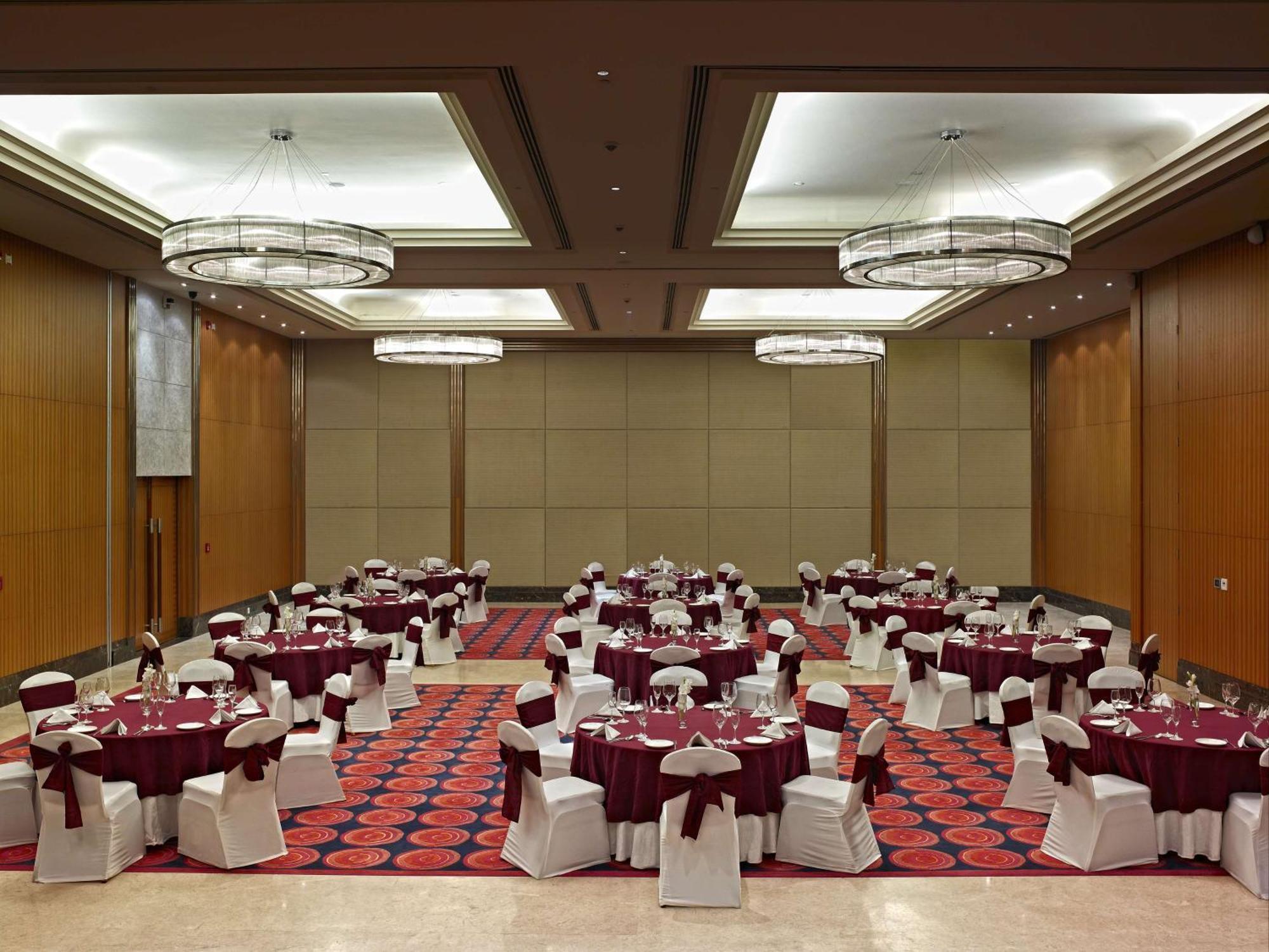 Radisson Blu Hotel Rudrapur Экстерьер фото
