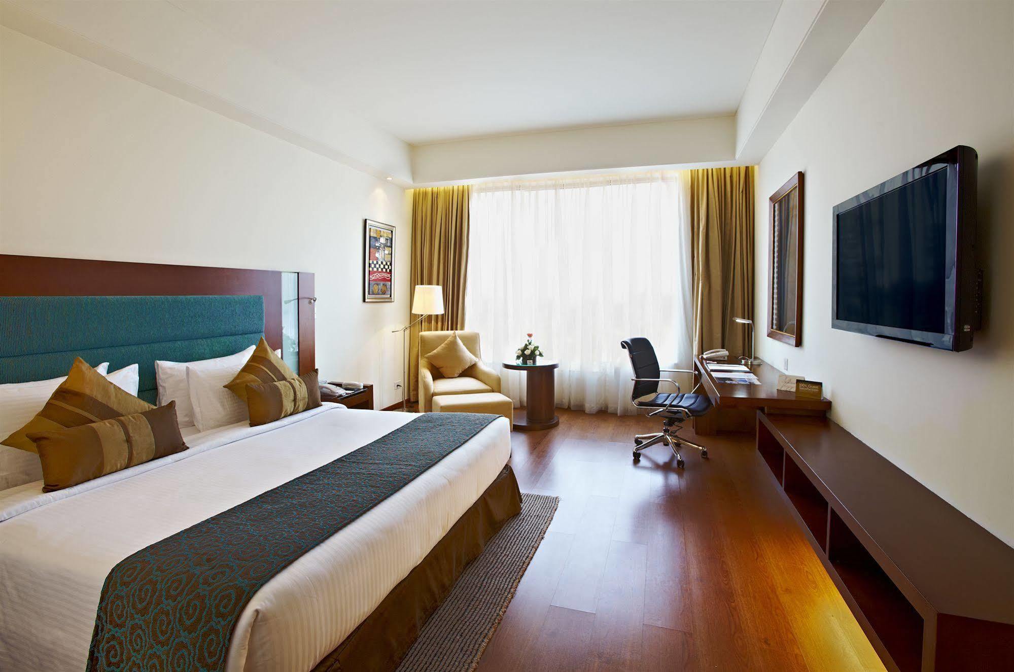 Radisson Blu Hotel Rudrapur Экстерьер фото