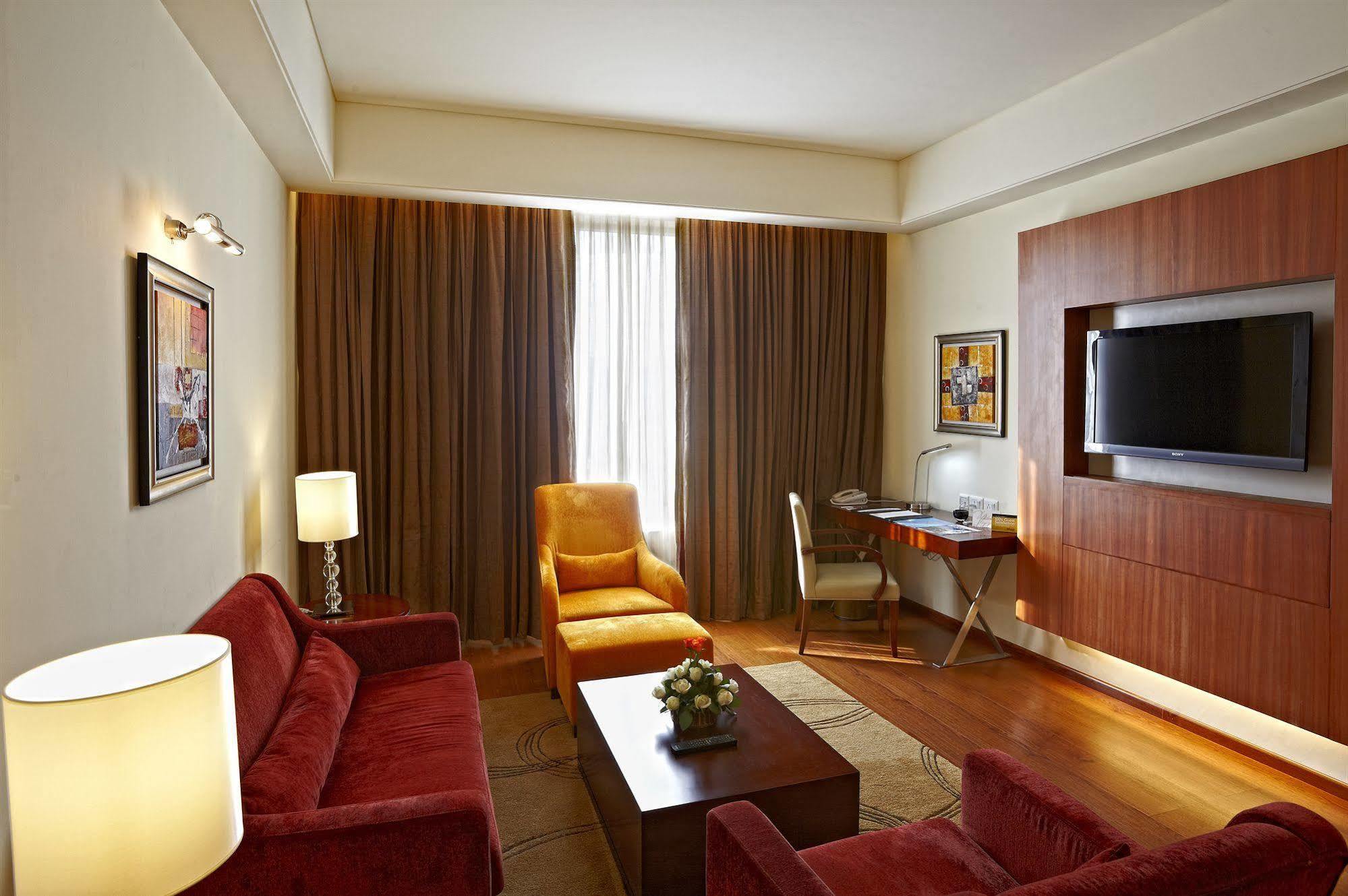 Radisson Blu Hotel Rudrapur Экстерьер фото