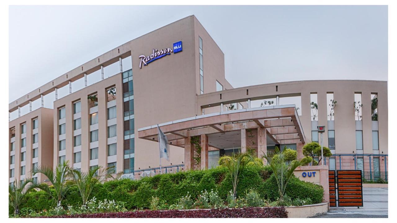 Radisson Blu Hotel Rudrapur Экстерьер фото
